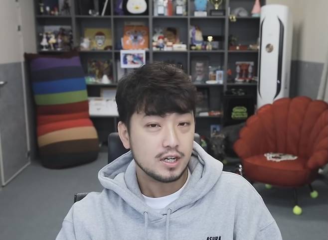 [서울=뉴시스] 이말년 작가 유튜브 (사진 =이말년 작가 유튜브 캡처)  *재판매 및 DB 금지 *재판매 및 DB 금지