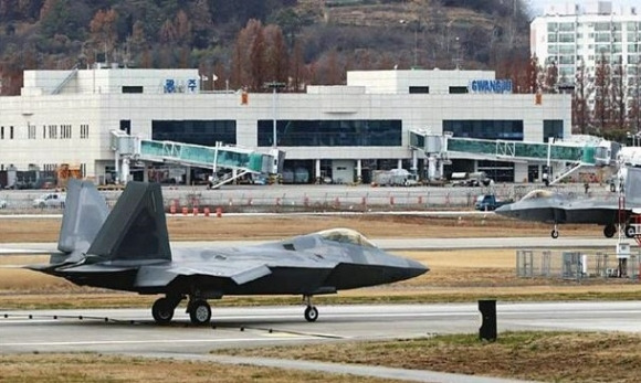 광주군공항 활주로에서 전투기가 이륙 준비를 하고 있다. 광주시 제공