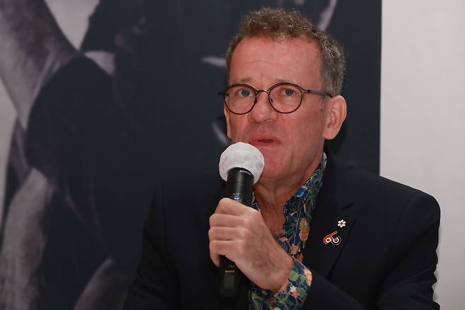 Canadian author Yann Martel speaks at a press conference held at the Embassy of Canada to Korea, Tuesday. (Yonhap)