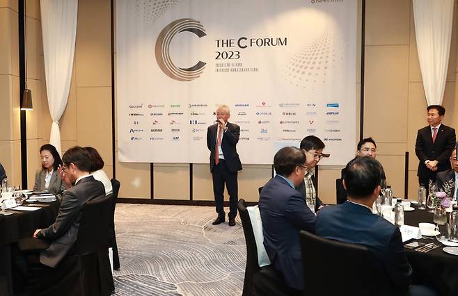 정영채 NH투자증권 사장이 여의도 페어몬트 앰버서더 서울 호텔서 개최된 ‘THE C FORUM 2023’에 참석해 환영사를 하고 있다.