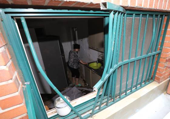 서울시는 지난해 침수 대책 마련에 나섰지만 서울 시내 반지하 가구 중 1%만 지상층으로 입주한 것으로 나타났다. /사진=뉴스1