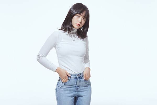 ▲ 밴드 틸더 '영원한 축제' 뮤직비디오 출연한 이금주. 제공|스타잇엔터테인먼트