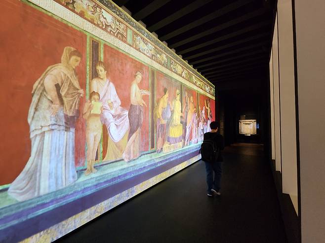 한국에 와서 빛의 벙커 기법의 몰입형 예술로 거듭난 ‘빌라 오브 미스테리’