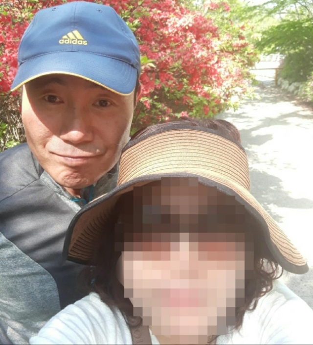 2년 전 대양호 승선 중 실종된 김종안(왼쪽)씨와 그의 사실혼 관계 배우자 김모씨. 연합뉴스