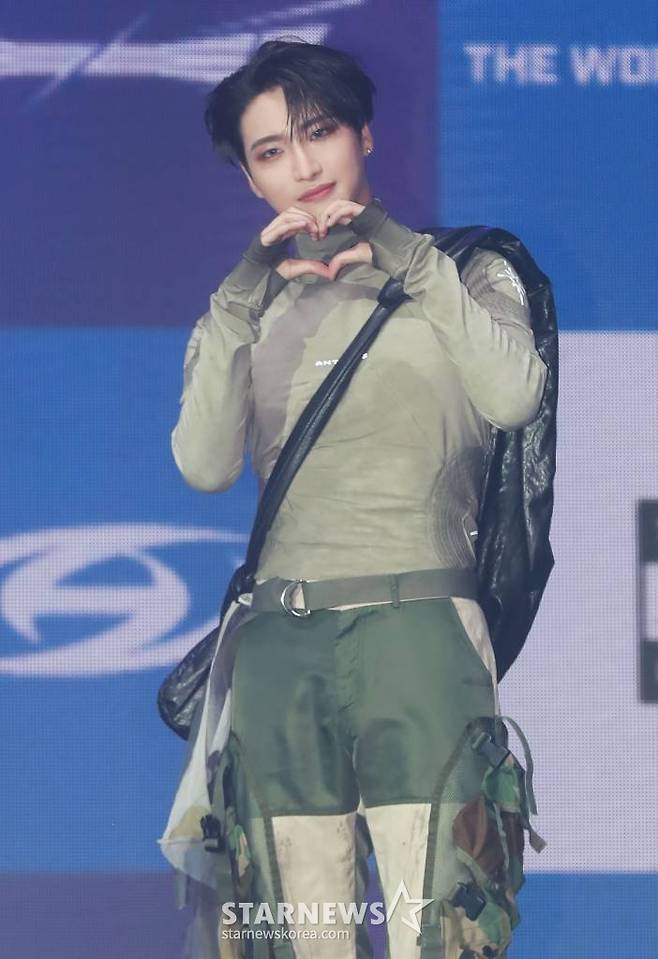 그룹 에이티즈(ATEEZ) 성화가 15일 오후 서울 강서구 KBS 아레나에서 진행된 미니 9집 '더 월드 에피소드 2 : 아웃로우'(THE WORLD EP.2 : OUTLAW) 발매기념 쇼케이스에서 포즈를 취하고 있다. /2023.06.15 /사진=이동훈 기자 photoguy@