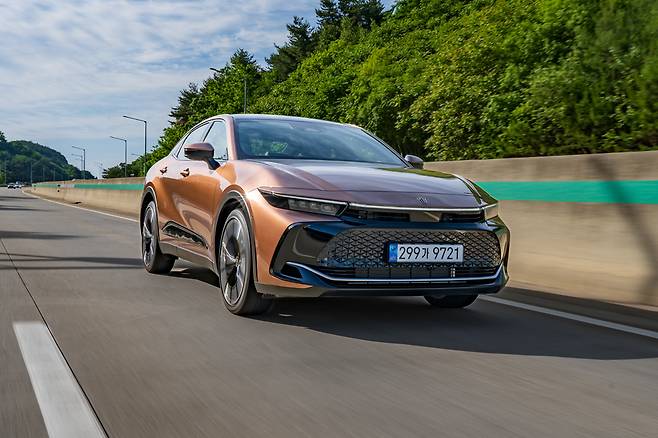 토요타 크라운 2.5 하이브리드