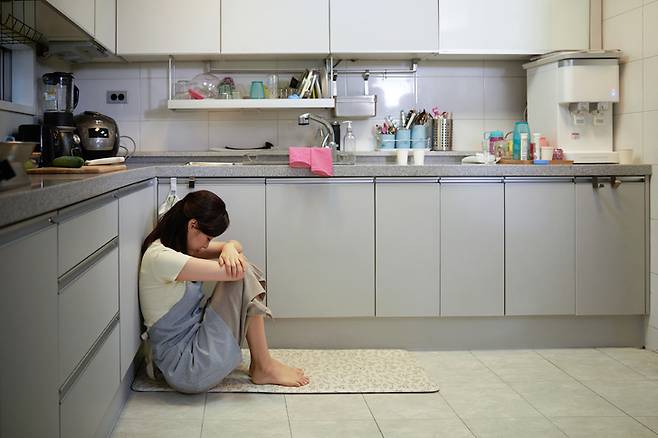 출산 후 70일 된 아내가 저녁 식사를 부실하게 차려줘 마음이 상했다는 남편에 누리꾼들이 공분하고 있다. /사진=게티이미지뱅크