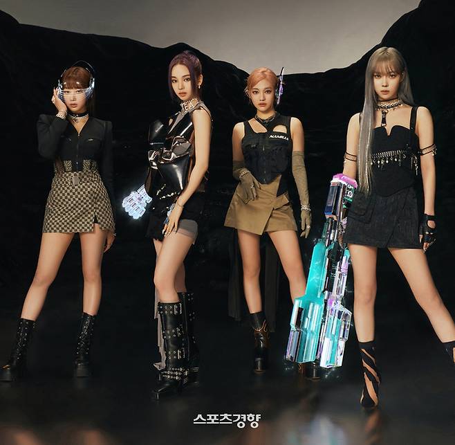 완전체로 무대에 오르는 그룹 에스파. SM엔터테인먼트 제공