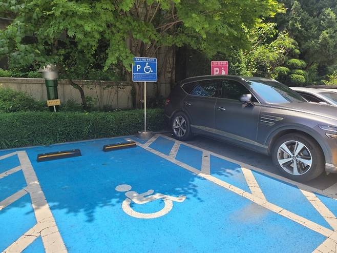 정부서울청사 장애인전용주차구역(기사와 무관함)  /사진= 강예신 여행+ 기자