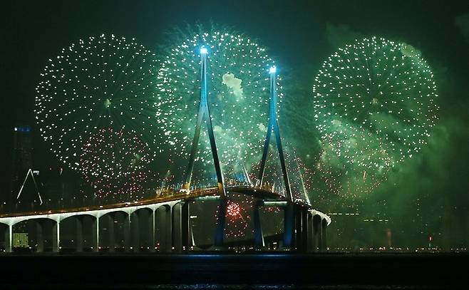 인천광역시 중구 영종도 영종선착장에서 바라본 인천대교. 연합뉴스