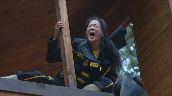 '사이렌: 불의 섬'의 스턴트팀 기지. (사진=넷플릭스 제공)