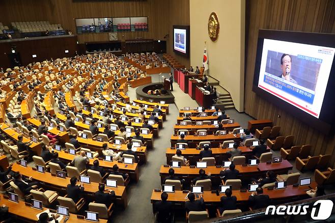 (서울=뉴스1) 황기선 기자 = 김기현 국민의힘 대표가 20일 오전 서울 여의도 국회에서 열린 제407회 국회(임시회) 제5차 본회의에서 국정에 관한 교섭단체 대표연설을 하고 있다. 2023.6.20/뉴스1  Copyright (C) 뉴스1. All rights reserved. 무단 전재 및 재배포 금지.