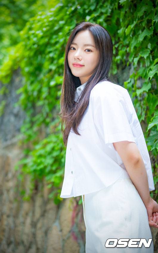 [OSEN=민경훈 기자]배우 우현진이 카메라 앞에서 포즈를 취하고 있다. 2023.06.20 /rumi@osen.co.kr