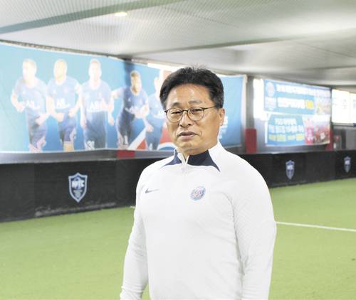 김해룡 감독. 사진|김해룡축구테크니컬센터