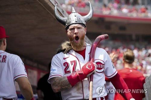 사진: 역전 투런홈런을 날린 제이크 프레일리/ 연합뉴