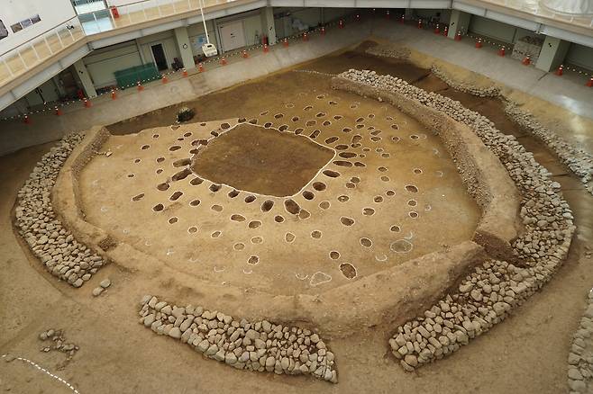 쪽샘 44호분 발굴조사 모습 [문화재청 제공. 재판매 및 DB 금지]