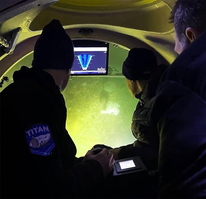 잠수정 타이탄 내부