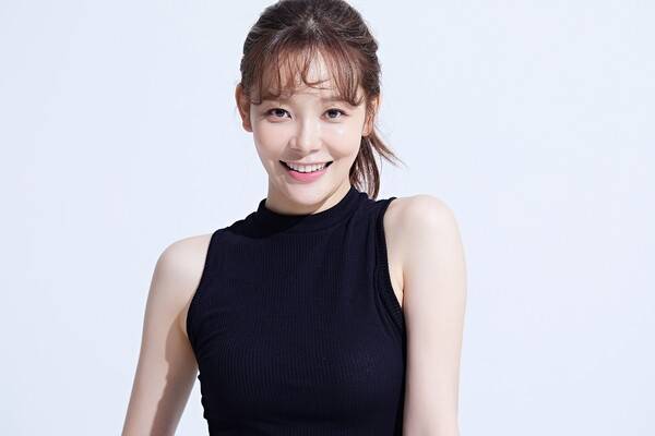 ▲ 소속사와 재계약을 맺은 백승희. 제공|스타잇엔터테인먼트