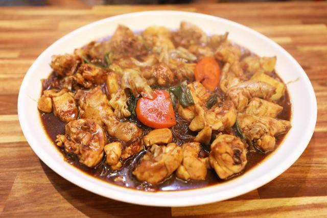 안동구시장 현대찜닭 찜닭 요리. ⓒ박준규