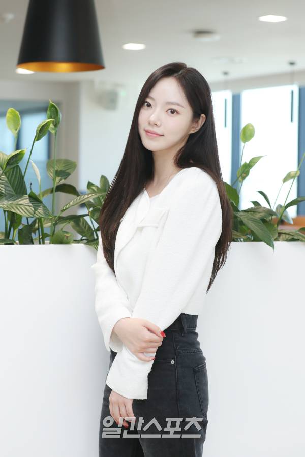 tvN 주말드라마 '구미호뎐1938' 배우 우현진이 16일 오전 서울 중구 순화동 KG타워에서 진행된 일간스포츠와의 인터뷰에 앞서 포즈를 취하고 있다. 서병수 기자 qudtn@edaily.co.kr /2023.06.16/