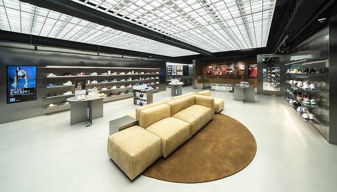 조던 ‘월드 오브 플라이트 서울 홍대’ 2층 풋웨어 데스티네이션. [나이키]
