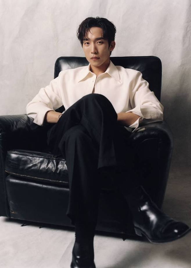 넷플릭스 시리즈 '사냥개들'의 배우 이상이가 15일 진행된 인터뷰를 위해 포즈를 취하고 있다. /사진제공=넷플릭스 2023.06.15 /사진=이동훈 기자 photoguy@