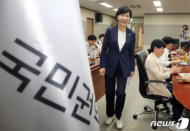 오는 27일 퇴임하는 전현희 국민권익위원장이 26일 오전 서울 종로구 세종대로 정부서울청사에서 열린 퇴임 기자간담회에 참석하고 있다. 2023.6.26/뉴스1 ⓒ News1 김명섭 기자