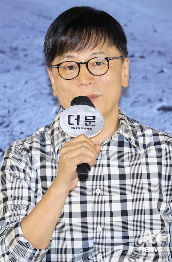 27일 오전 서울 용산구 한강로 CGV 용산아이파크몰에서 영화 '더 문' 제작보고회가 열렸다. 김용화 감독과 설경구, 도경수, 김희애가 참석했다. 김현우 엔터뉴스팀 기자 kim.hyunwoo3@jtbc.co.kr (콘텐트비즈니스본부)