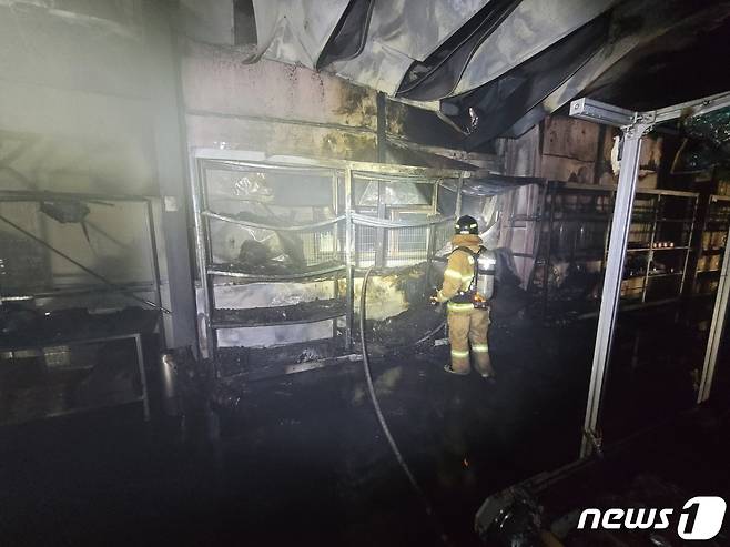 김해시 진례면 공장 화재 현장 (김해소방서 제공)