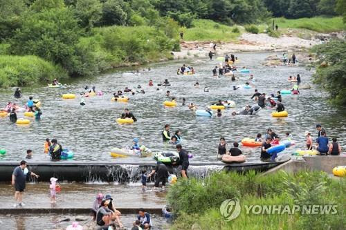 계곡 물놀이 [연합뉴스 자료사진]