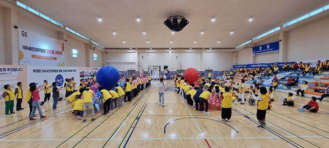 논산시가 27일 지역 100세건강위원회 간 화합을 다지는 ‘제1회 100세건강위원회 한마음 대축제’를 개최했다. 2023. 06. 28  *재판매 및 DB 금지