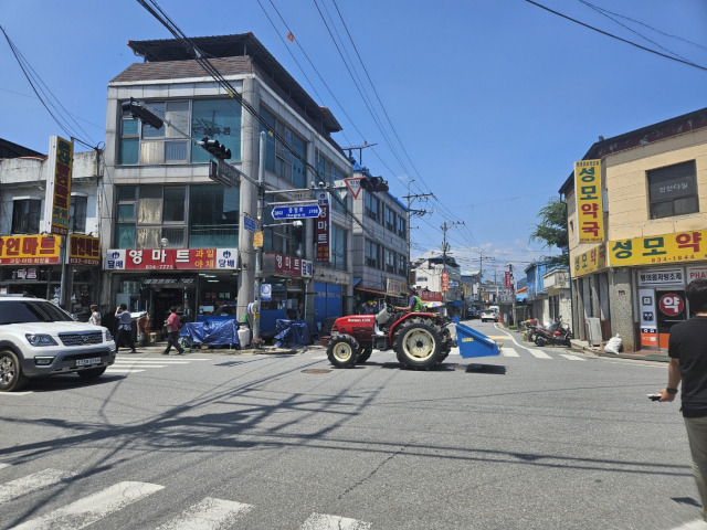 2022년 8월 집중호우로 은산천이 범람하면서 침수 피해를 당한 충남 부여군 은산면 은산사거리. 부여=정유민 기자