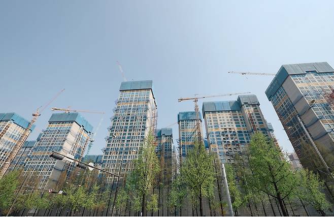 윤석열 정부는 공공임대에 투입되는 주택도시기금 예산을 줄이는 대신 공공건설을 포함한 분양에 지원하는 예산을 늘렸다.[사진=연합뉴스]