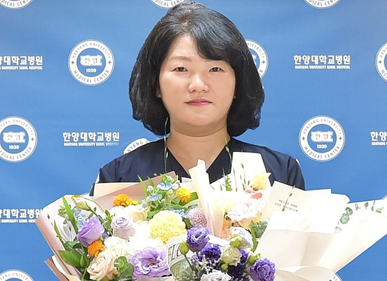 출근길 버스서 쓰러진 환자를 구한 이정애 간호사. 〈사진=한양대학교병원 제공〉