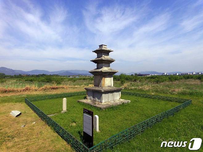 경북 경주시가 오는 30일 미탄사지 발굴 현장 설명회를 개최한다고 밝혔다. 사잔은 미탄사지 3층 석탑.(경주시제공)2023.6.29/뉴스1