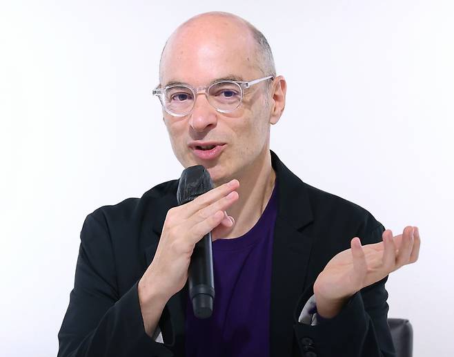 French science fiction writer Bernard Werber speaks during a press conference held in Jung-gu, Seoul, Wednesday. (Yonhap)