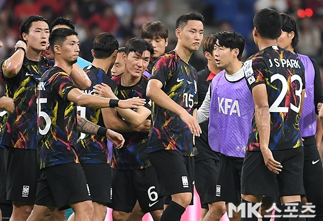 6월 A매치 1무 1패의 여파일까. 한국 축구대표팀의 6월 국제축구연맹(FIFA) 랭킹은 한 계단 하락했다. 사진=천정환 기자