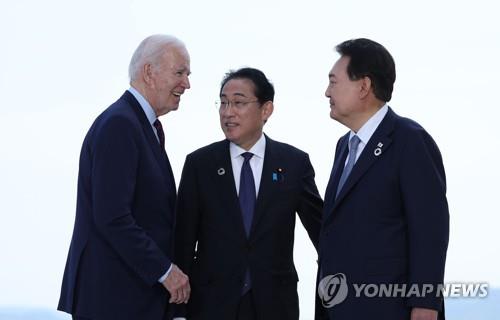 지난 5월 일본에서 열린 G7 정상회의서 만난 한미일 정상 [UPI 연합뉴스 자료사진]