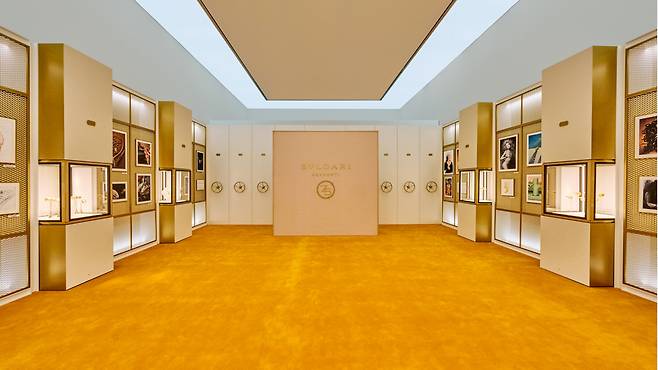 An installation view of “Bulgari Serpenti 75 years of Infinite Tales” at Kukje Gallery (Kukje Gallery, Bulgari Korea)