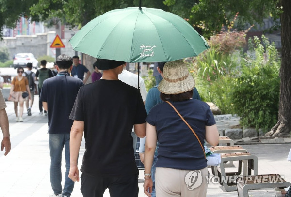 전국 폭염 위기경보 '주의'에서 '경계'로 상향 [사진제공=연합뉴스]