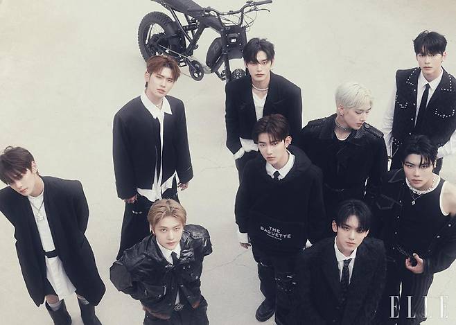 (왼쪽부터 시계 방향으로) 규빈이 입은 코트는 Songzio. 화이트 셔츠와 팬츠는 모두 Alexander McQueen. 네크리스는 Ul:kin. 이어 커프는 51 Percent. 부츠는 We11done. 태래가 입은 재킷과 화이트 셔츠, 벨티드 팬츠는 모두 Neu_in. 네크리스는 Vokchoi. 지웅이 입은 크롭트 재킷과 화이트 톱은 모두 De_caffeine Homme. 데님 팬츠는 We11done. 네크리스와 이어링은 모두 Vokchoi. 리키가 입은 레더 트렌치코트는 Ul:kin. 프린트 톱은 We11done. 초커는 Swarovski. 이어링은 Bulletto. 한빈이 입은 스터드 베스트와 팬츠는 모두 Wesken. 화이트 셔츠와 이어링, 타이는 모두 스타일리스트 소장품. 건욱이 입은 트러커 재킷과 팬츠는 모두 Neu_in. 네크리스와 이어 커프는 모두 Vokchoi. 슬리브리스 톱은 스타일리스트 소장품. 유진이 입은 블레이저는 Ul:kin. 이어 커프는 Vokchoi. 화이트 셔츠와 타이는 모두 스타일리스트 소장품. 하오가 입은 후디드 톱은 Fendi by Marc Jacobs. 레더 팬츠는 We11done. 이어 커프는 Vokchoi. 로퍼는 Dr. Martens. 화이트 셔츠와 타이는 모두 스타일리스트 소장품. 매튜가 입은 라이더 재킷과 레더 팬츠는 모두 Ul:kin. 이어링은 Vokchoi. 화이트 셔츠와 타이는 모두 스타일리스트 소장품. 바이크는 Super 73.