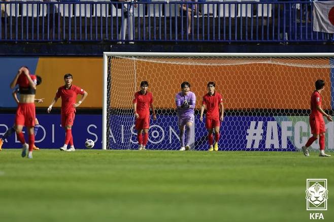 [서울=뉴시스] 고승민 기자 = 2일(현지시간) 태국 빠툼타니스타디움에서 열린 2023 AFC U-17 아시안컵 결승전 대한민국 대 일본 경기, 한국 선수들이 경기에 집중하고 있다. (사진=KFA 제공) 2023.07.02. photo@newsis.com *재판매 및 DB 금지 /사진=뉴시스