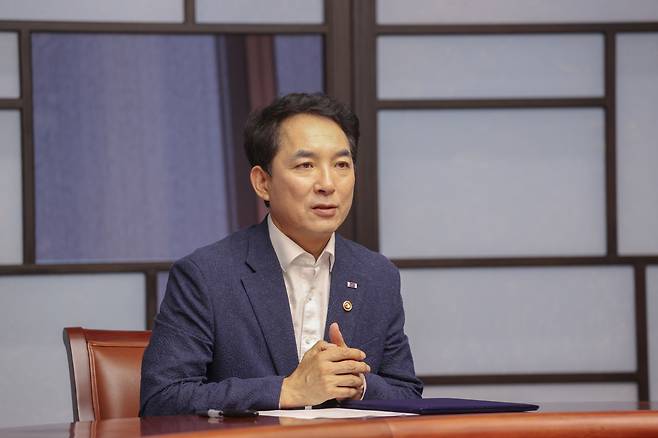 Minister of Patriots and Veterans Affairs Park Min-shik attends an event held at the Federation of Korean Industries Head Office Building in Yeongdeungpo-gu, Seoul, Monday. (Yonhap)