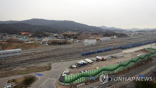 공공주택 들어설 광주 광산구 산정지구 (광주=연합뉴스) 정회성 기자 = 24일 국토교통부는 전국의 신규 공공택지 입지를 발표했다. 사진은 계획에 포함된 광주 광산구 산정지구의 일부 지역으로, 광산구 산정·장수동 일원 168만3천㎡에 광주형 일자리 주거 지원과 평생 주택 공급을 위한 대규모 주택단지가 조성된다. 2021.2.24 hs@yna.co.kr