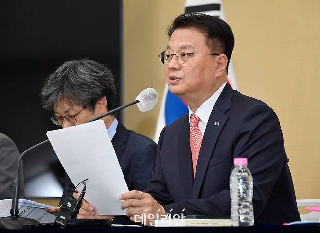 방기선 기획재정부 차관이 지난달 30일 오전 정부세종청사에서 열린 '2023 하반기 경제정책방향 상세브리핑'에서 주요내용을 발표하고 있다. ⓒ기획재정부