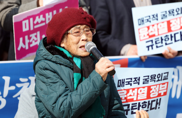 ▲ 제3자 변제를 골자로 한 정부의 강제동원 문제 해결방안이 발표된 지난 3월 6일 광주 동구 5·18 민주광장에서 피해당사자 양금덕 할머니가 정부안을 규탄하는 발언을 하고 있다. ⓒ연합뉴스