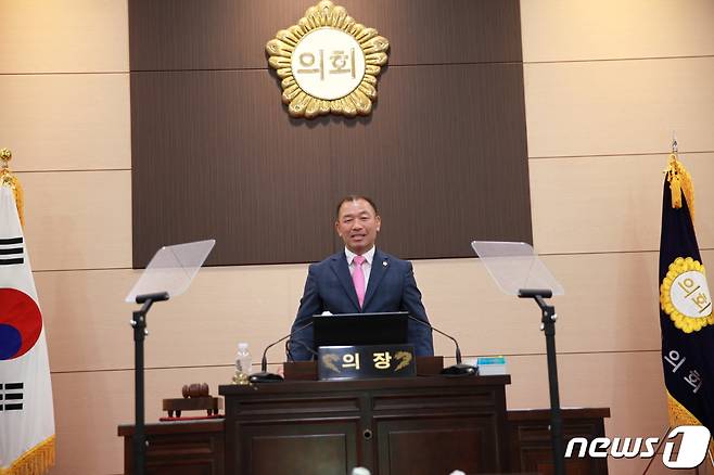 제9대 금산군의회 전반기 의장에 당선된 김기윤 의원.(금산군의회 제공) /뉴스1