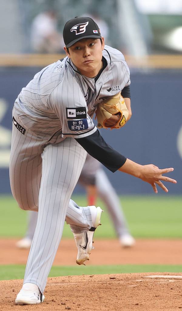 <yonhap photo-3809=""> 한화 문동주. 사진=연합뉴스</yonhap>