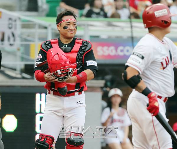 2023 KBO 프로야구 SSG랜더스와 KIA타이거즈의 경기가 6일 오후 인천 SSG랜더스필드에서 열렸다. KIA로 이적한 포수 김태군이 선발출전해 수비를 하고 있다. 인천=김민규 기자 mgkim1@edaily.co.kr /2023.07.06/