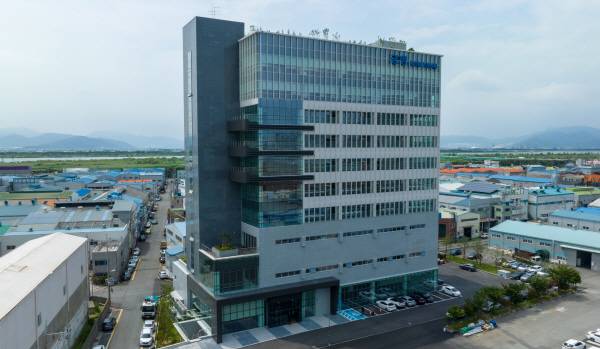 부산 사상구 금양 본사 전경. 국제신문DB